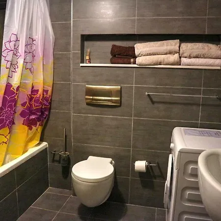 Flat 1 Surfline Apartment *